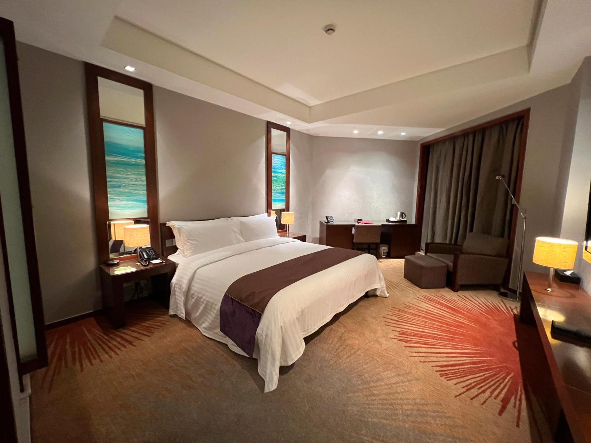 Baolong Hotel Shanghai Exterior photo