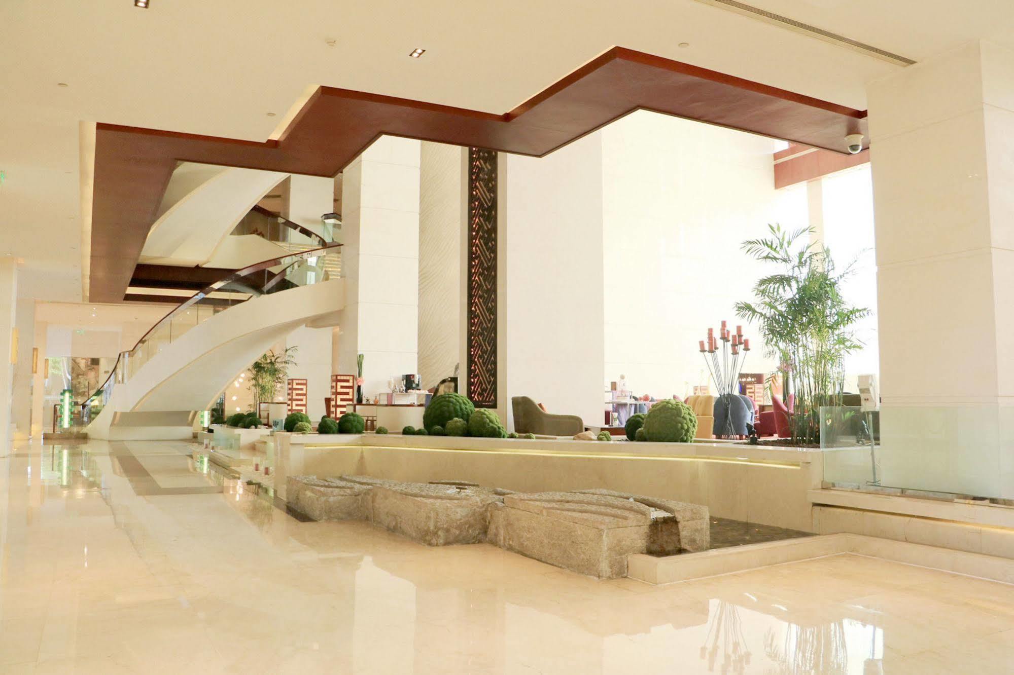 Baolong Hotel Shanghai Exterior photo